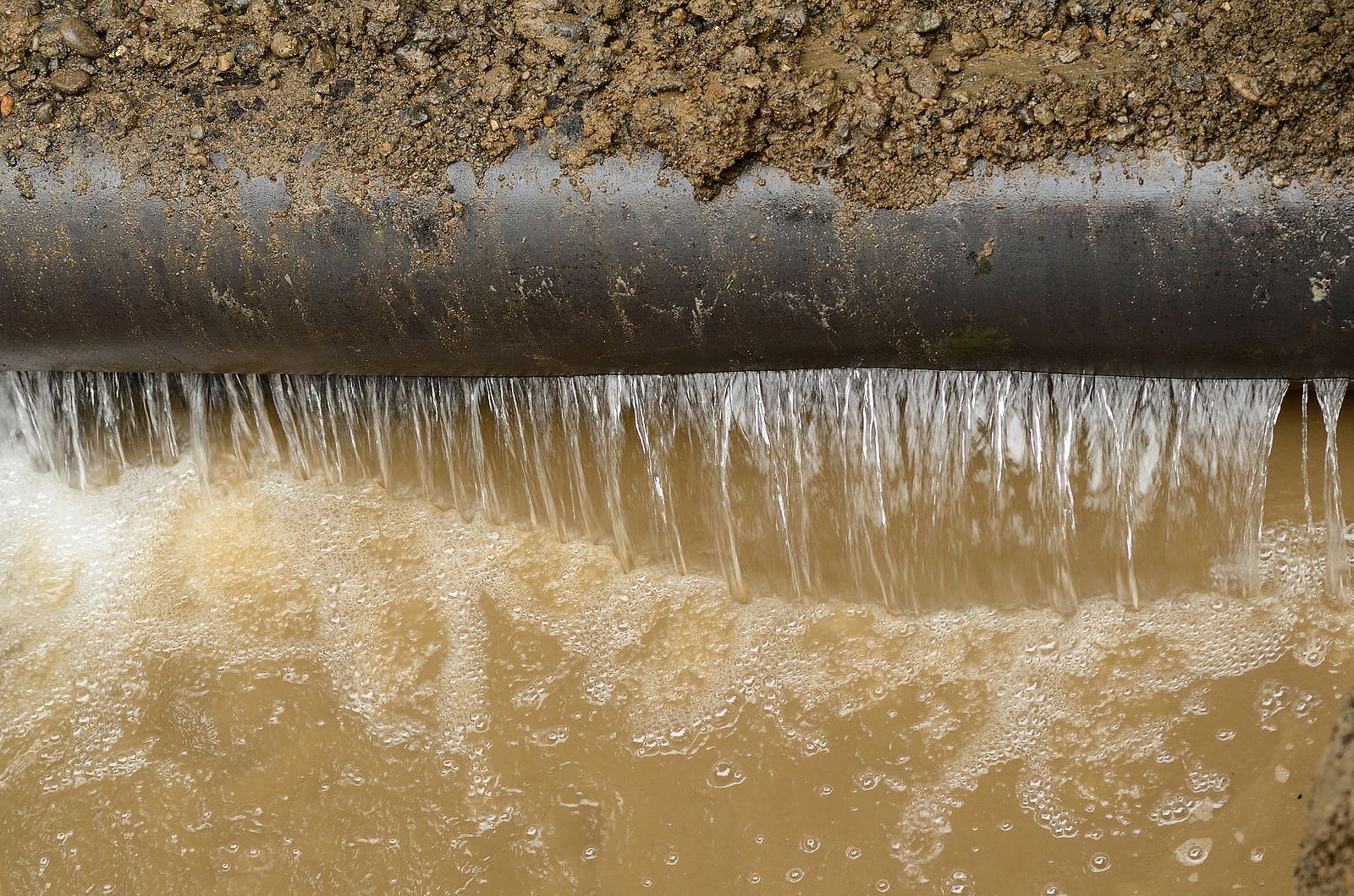 Major Water Main Break Floods Homes, Triggers Boil Water Advisory in Olivette and University City