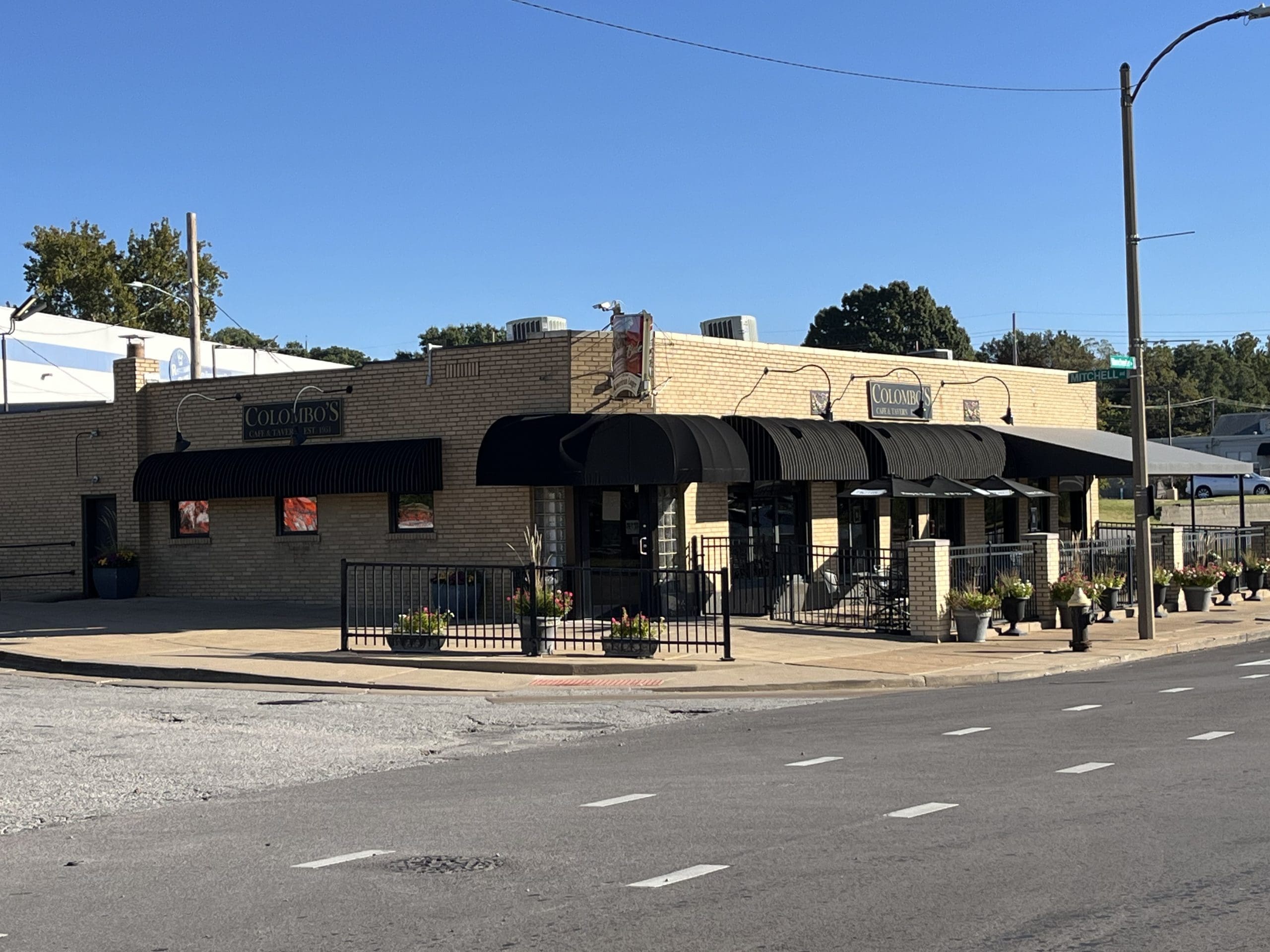Colombo’s Cafe & Tavern – St. Louis, MO